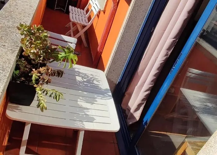 Apartment Aticos Con Terraza Vistas Urbanos 100 Playa *