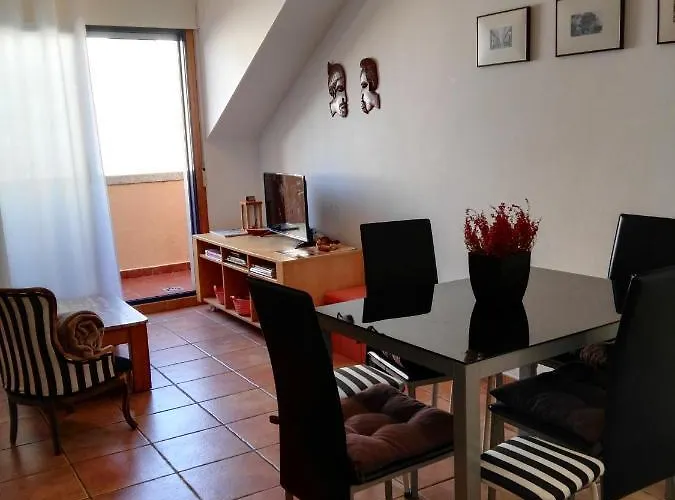 Aticos Con Terraza Vistas Urbanos 100 Playa